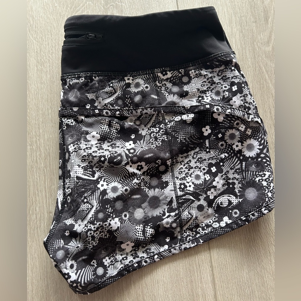 Lululemon SeaWheeze (LIMITED EDITION) Speed Shorts in black & white - size 8